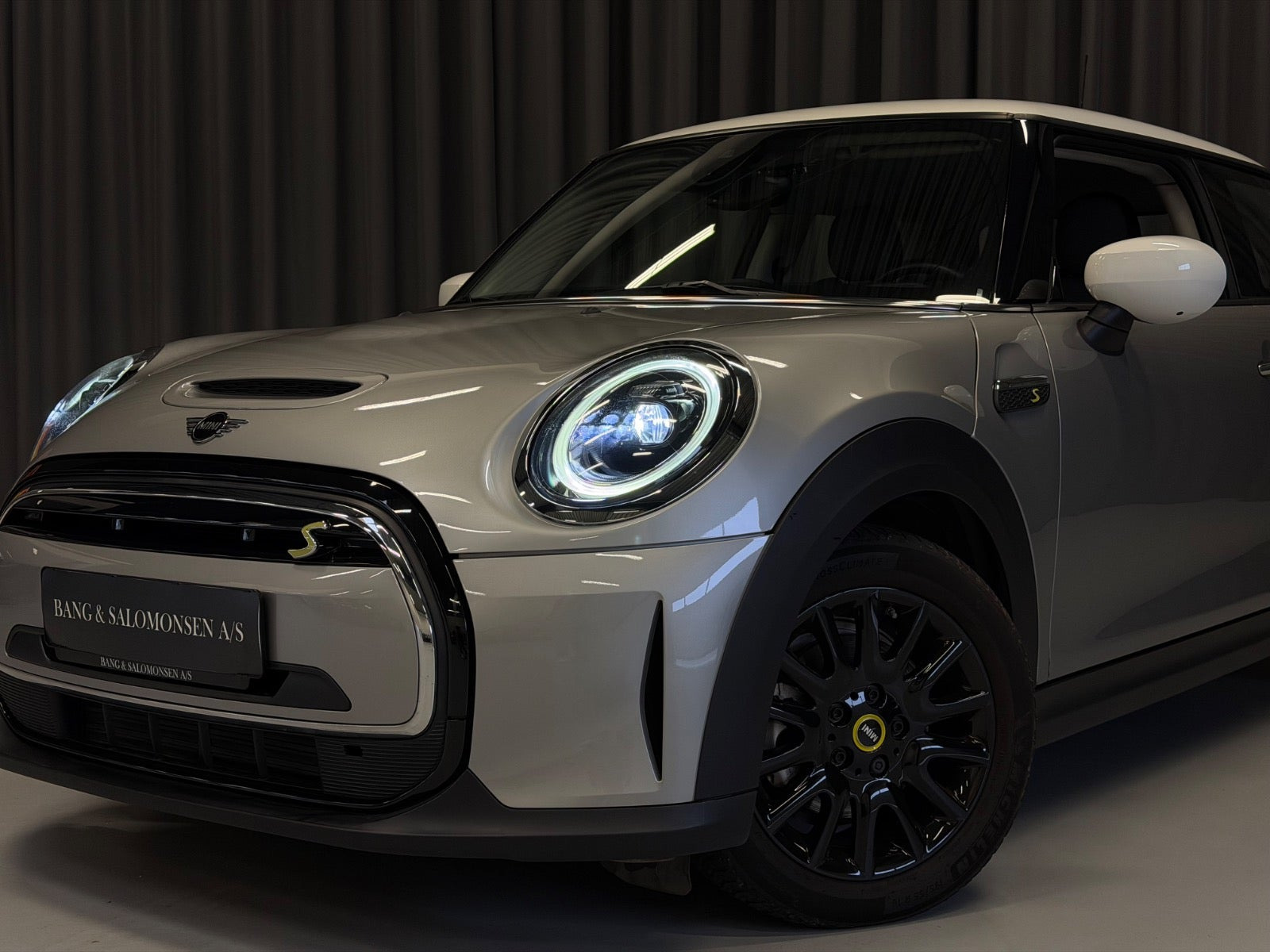 Grå Mini Cooper SE fra 2023