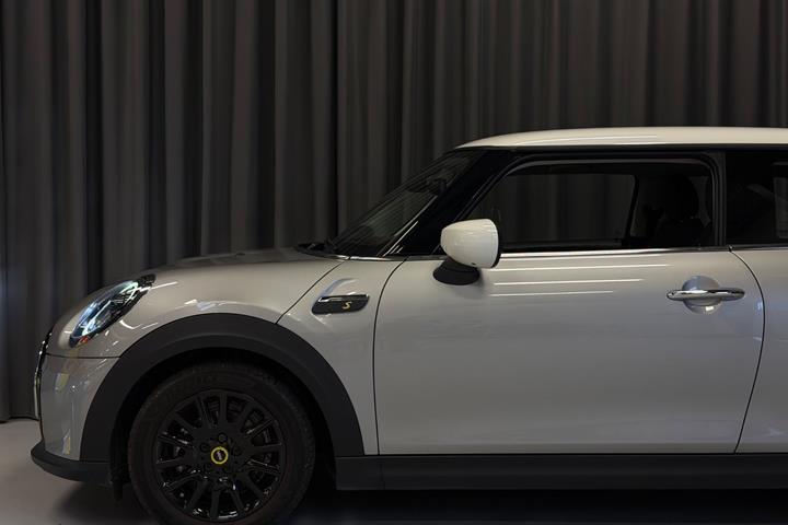 Grå Mini Cooper SE fra 2023