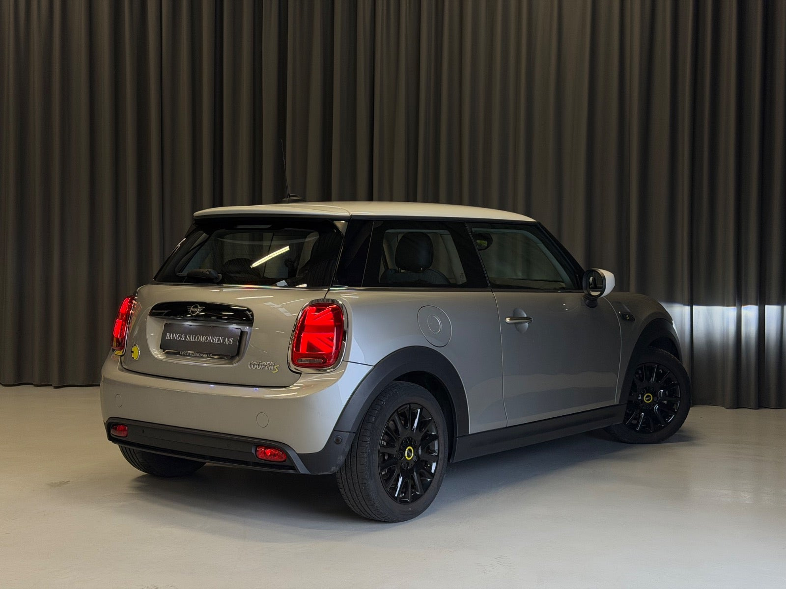 Grå Mini Cooper SE fra 2023
