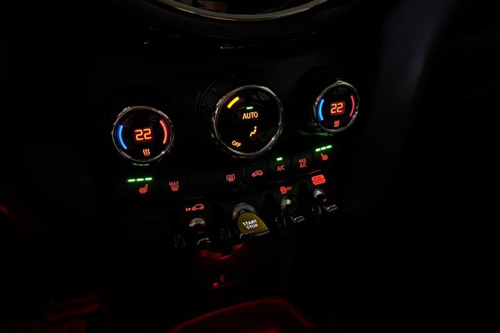 Grå Mini Cooper SE fra 2023