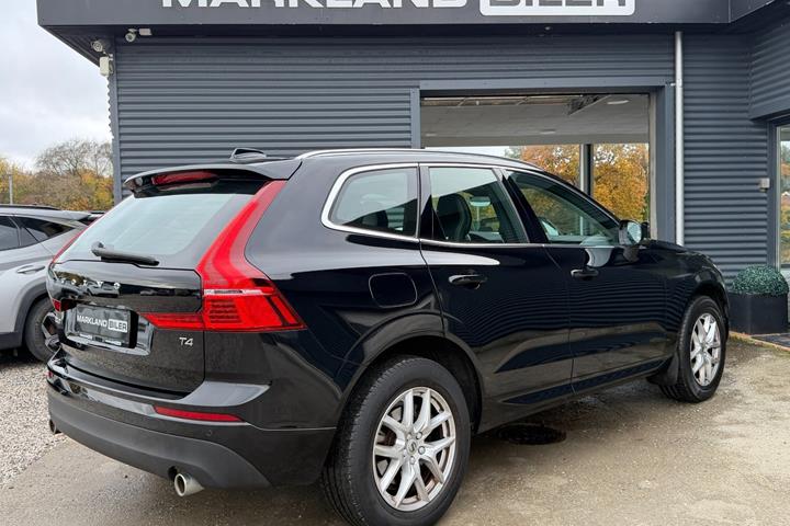 Sort Volvo XC60 fra 2020