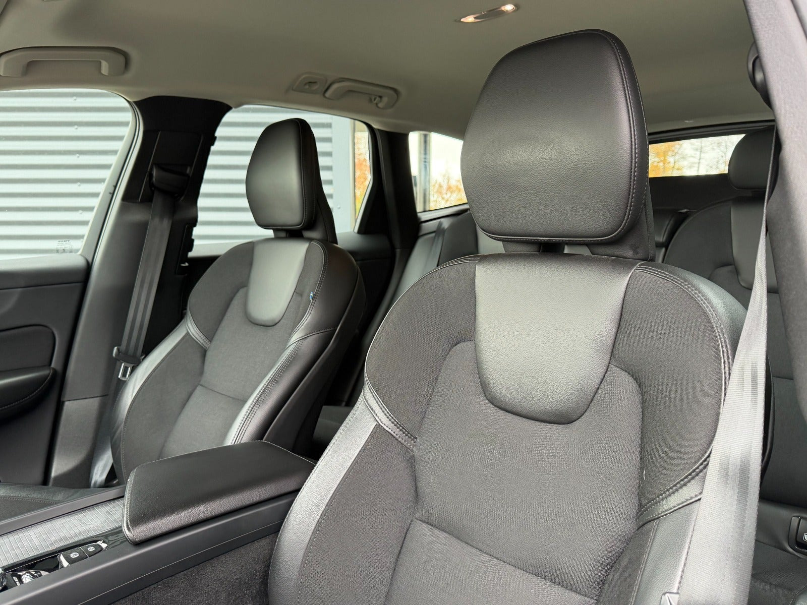 Sort Volvo XC60 fra 2020