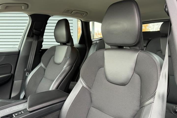 Sort Volvo XC60 fra 2020