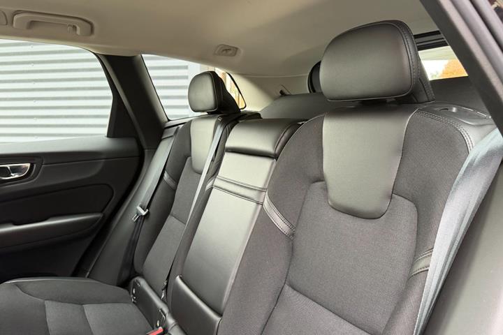 Sort Volvo XC60 fra 2020