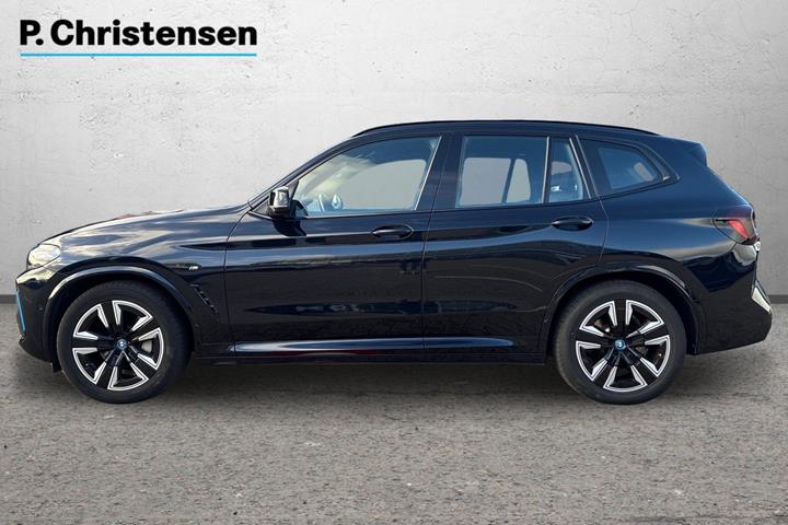 Blå BMW iX3 fra 2024