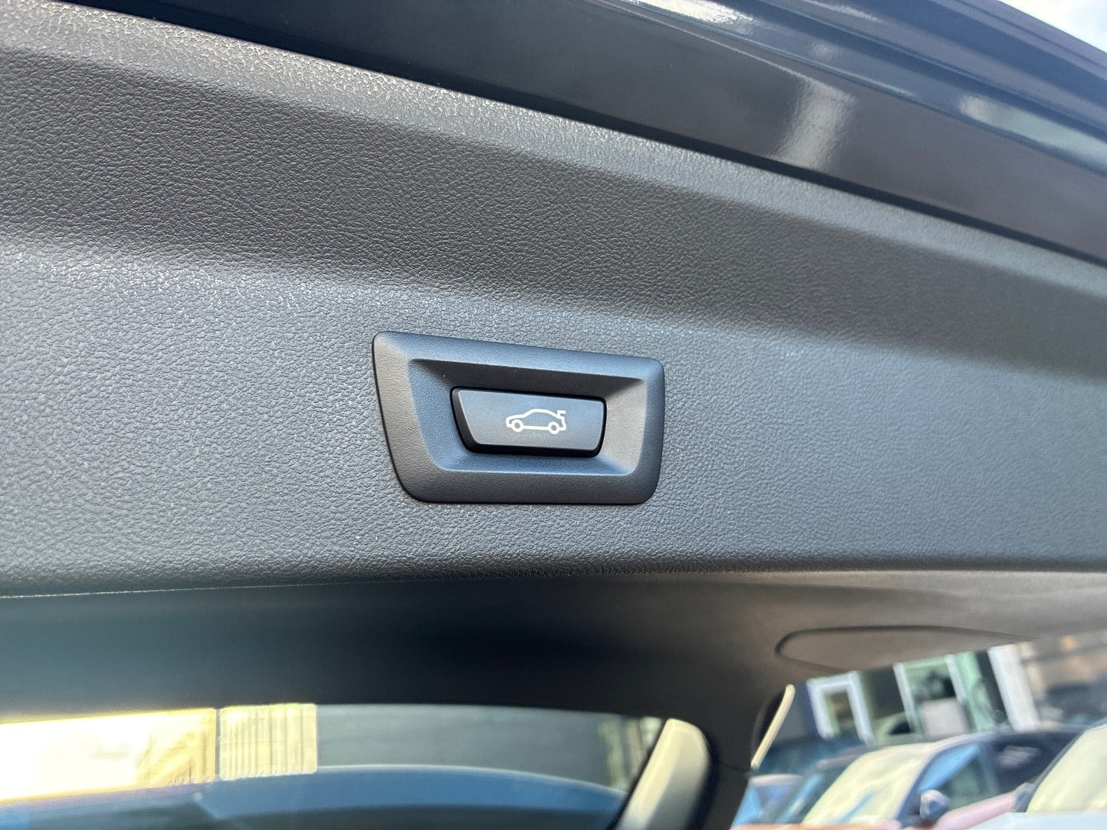 Blå BMW iX3 fra 2024