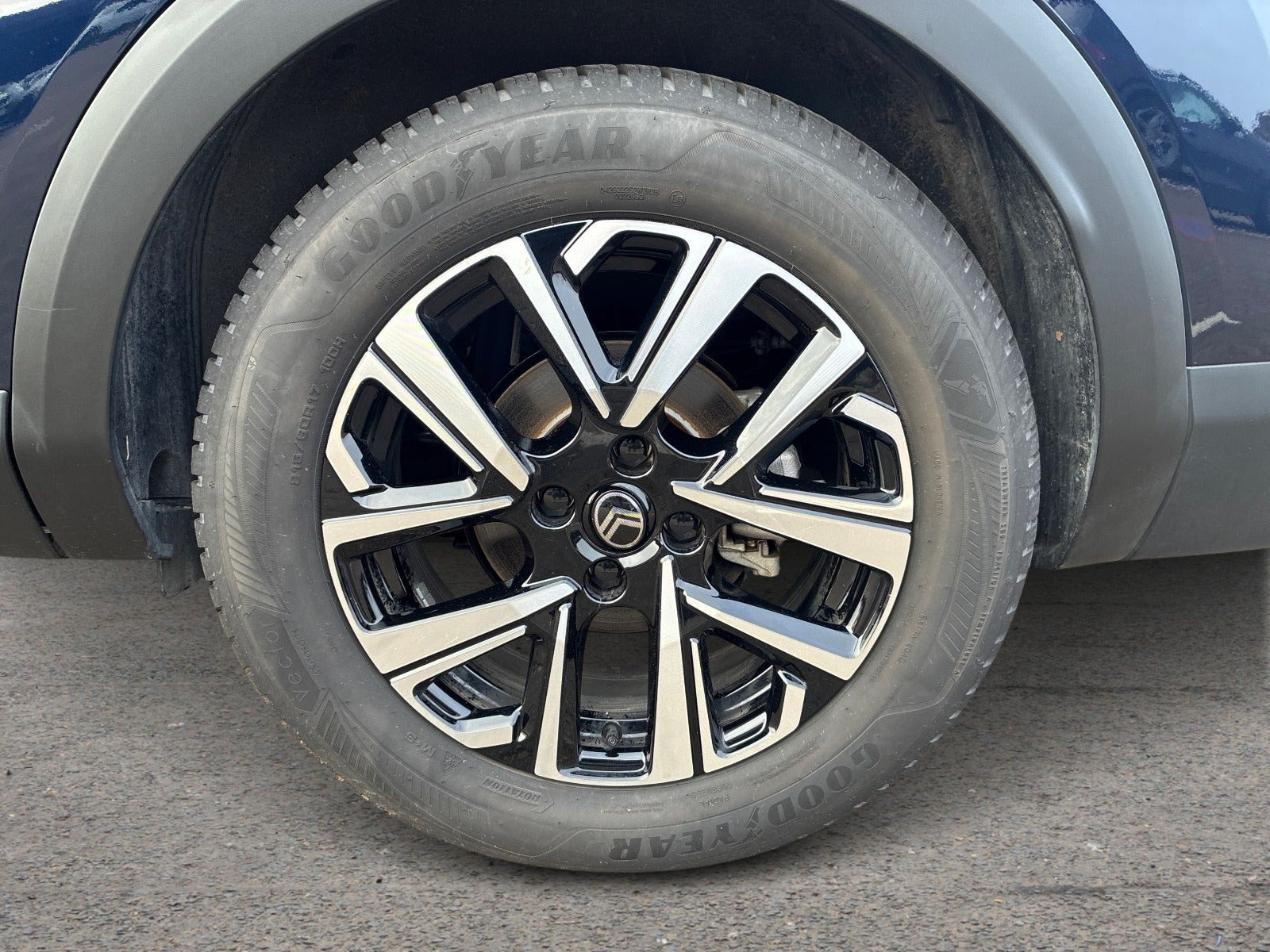Blå Citroën ë-C4 X fra 2025