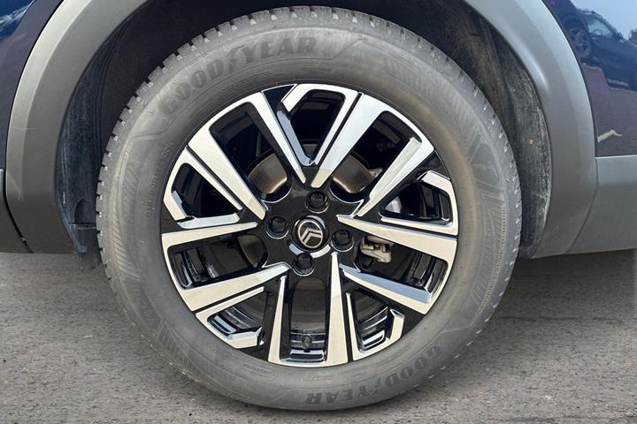 Blå Citroën ë-C4 X fra 2025