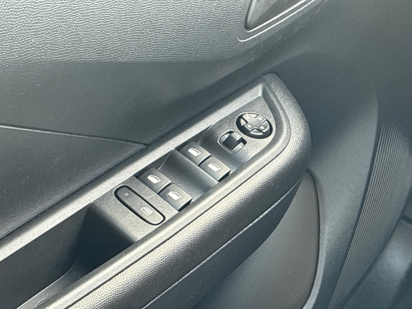 Blå Opel Frontera fra 2025