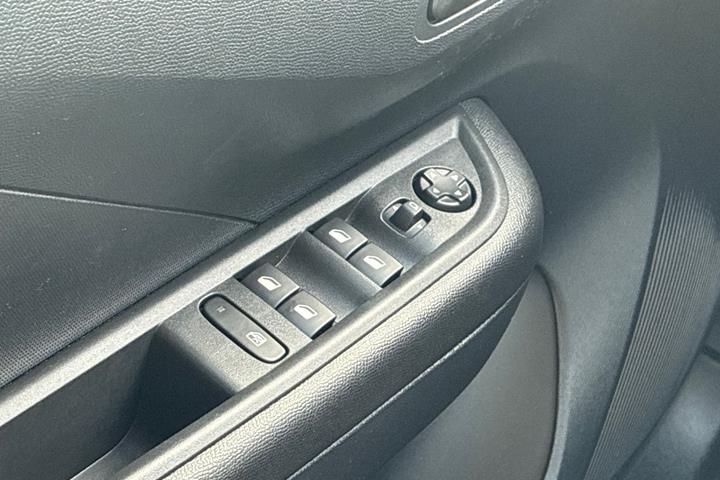 Blå Opel Frontera fra 2025