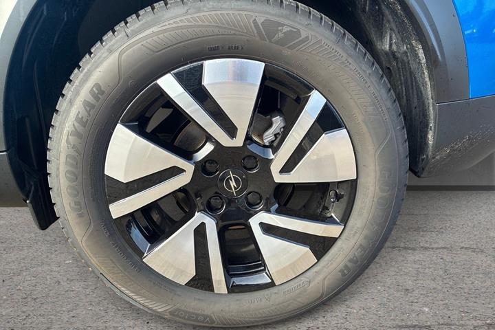 Blå Opel Frontera fra 2025