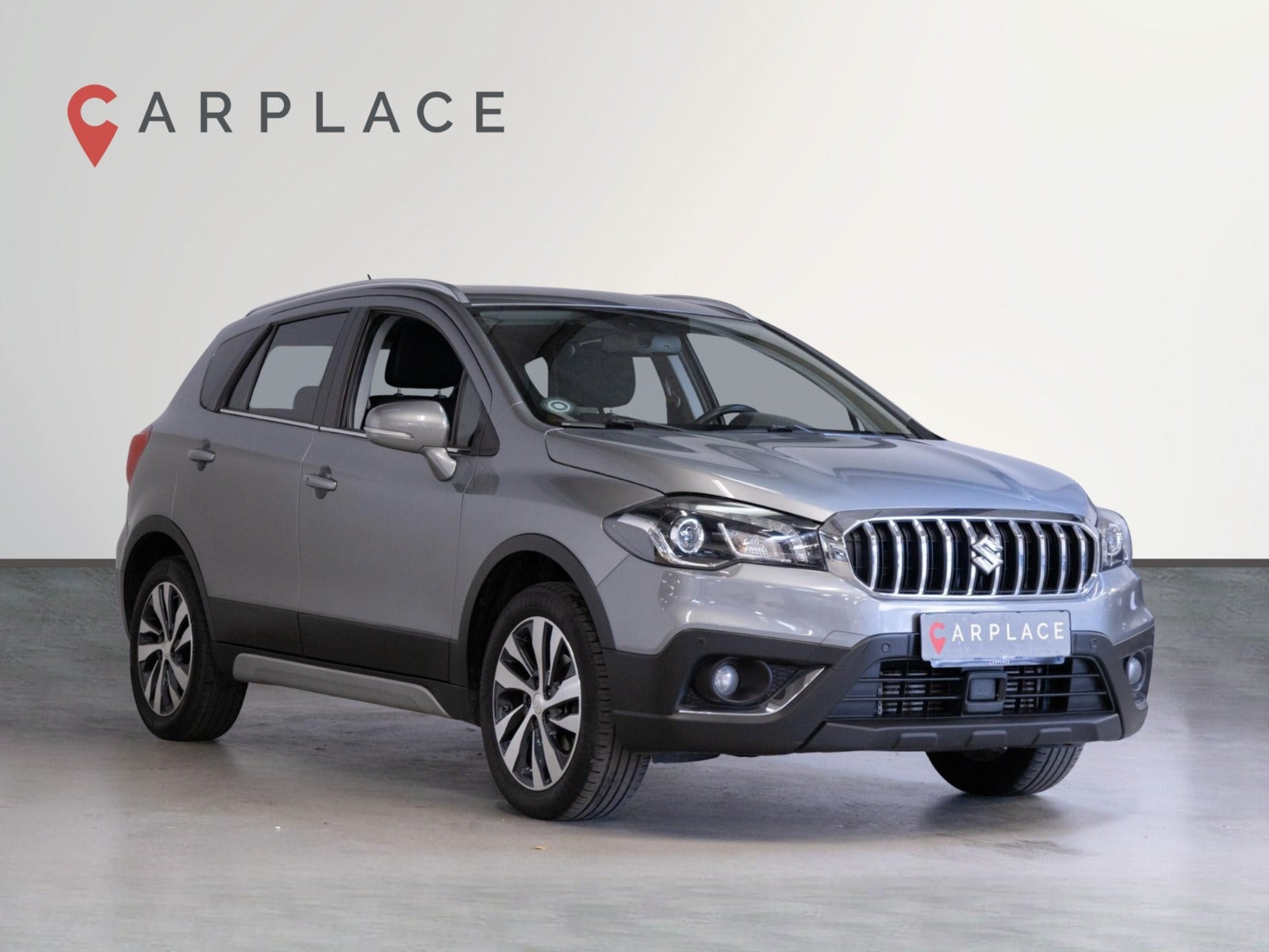 Sølv Suzuki S-Cross fra 2018