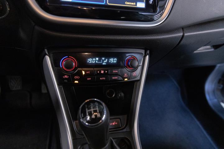 Sølv Suzuki S-Cross fra 2018