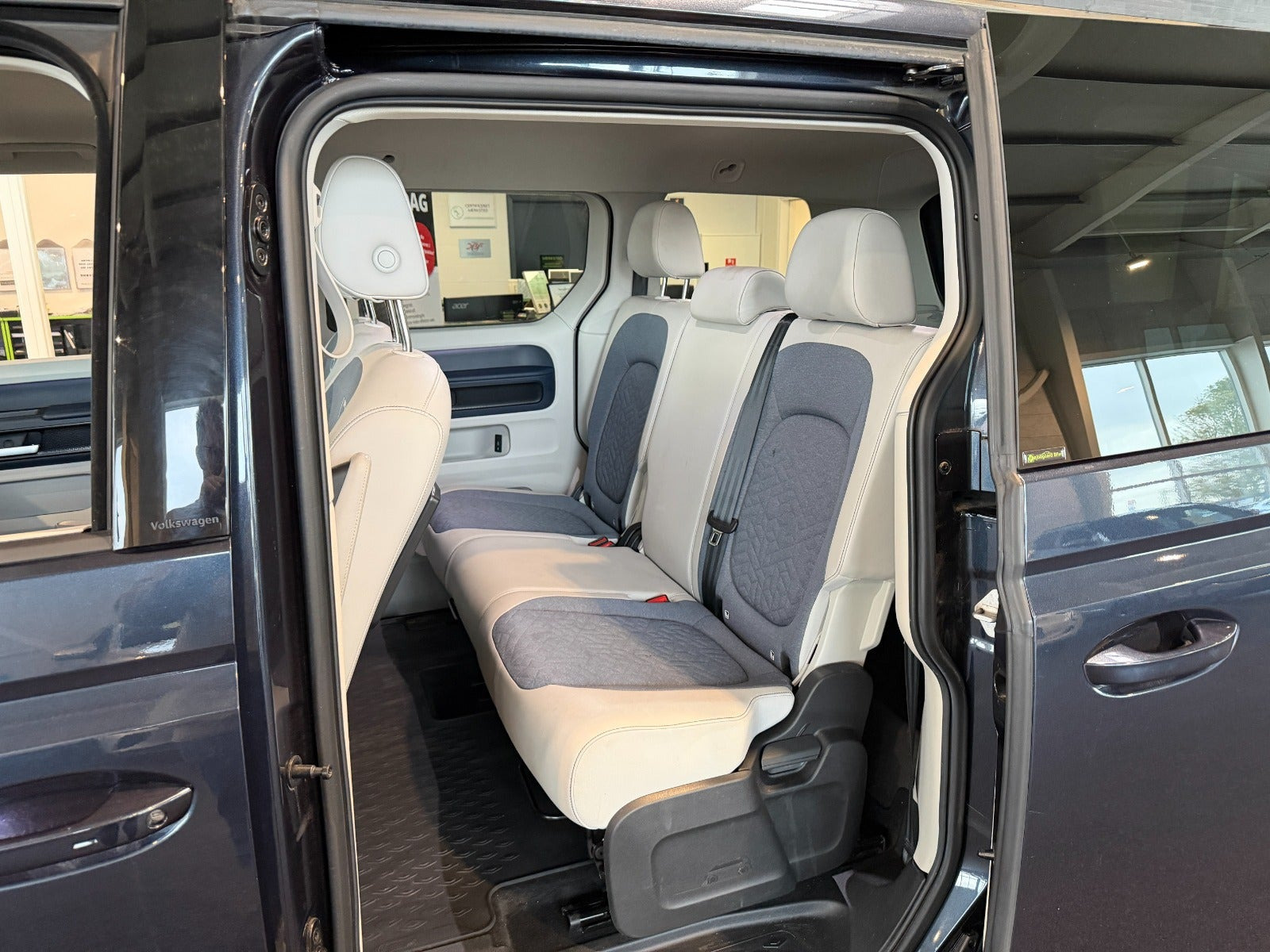 Blå VW ID.Buzz fra 2023