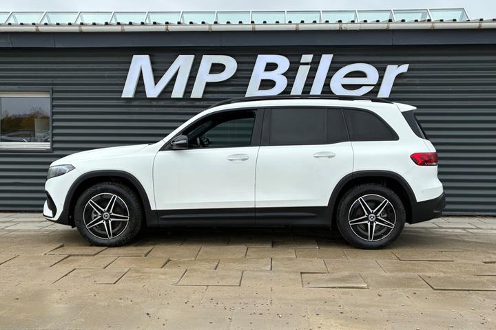Hvid Mercedes EQB250 fra 2024