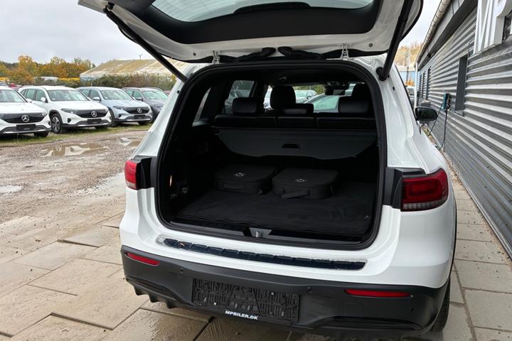 Hvid Mercedes EQB250 fra 2024