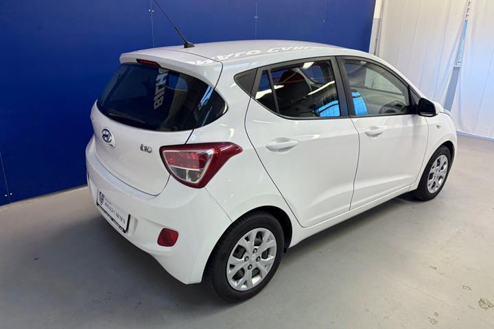 Hvid Hyundai i10 fra 2015