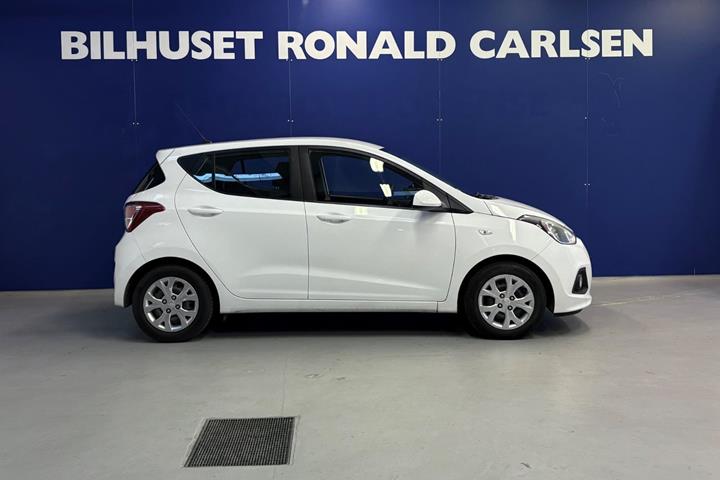 Hvid Hyundai i10 fra 2015