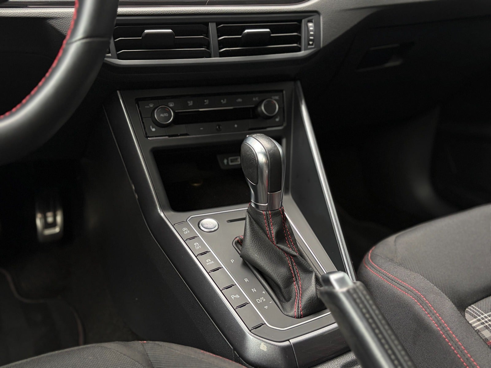 Hvid VW Polo fra 2018