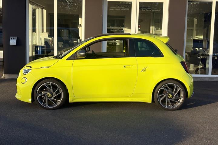 Gul Abarth 500e fra 2024