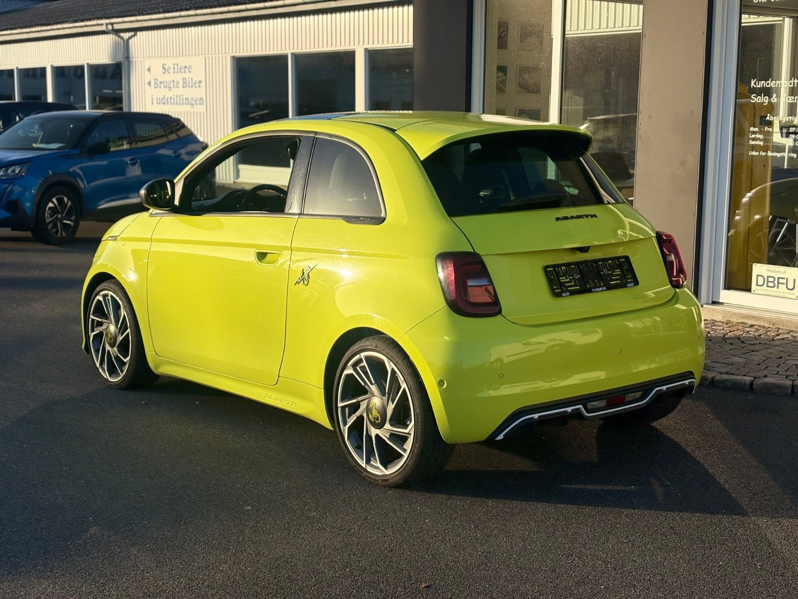 Gul Abarth 500e fra 2024