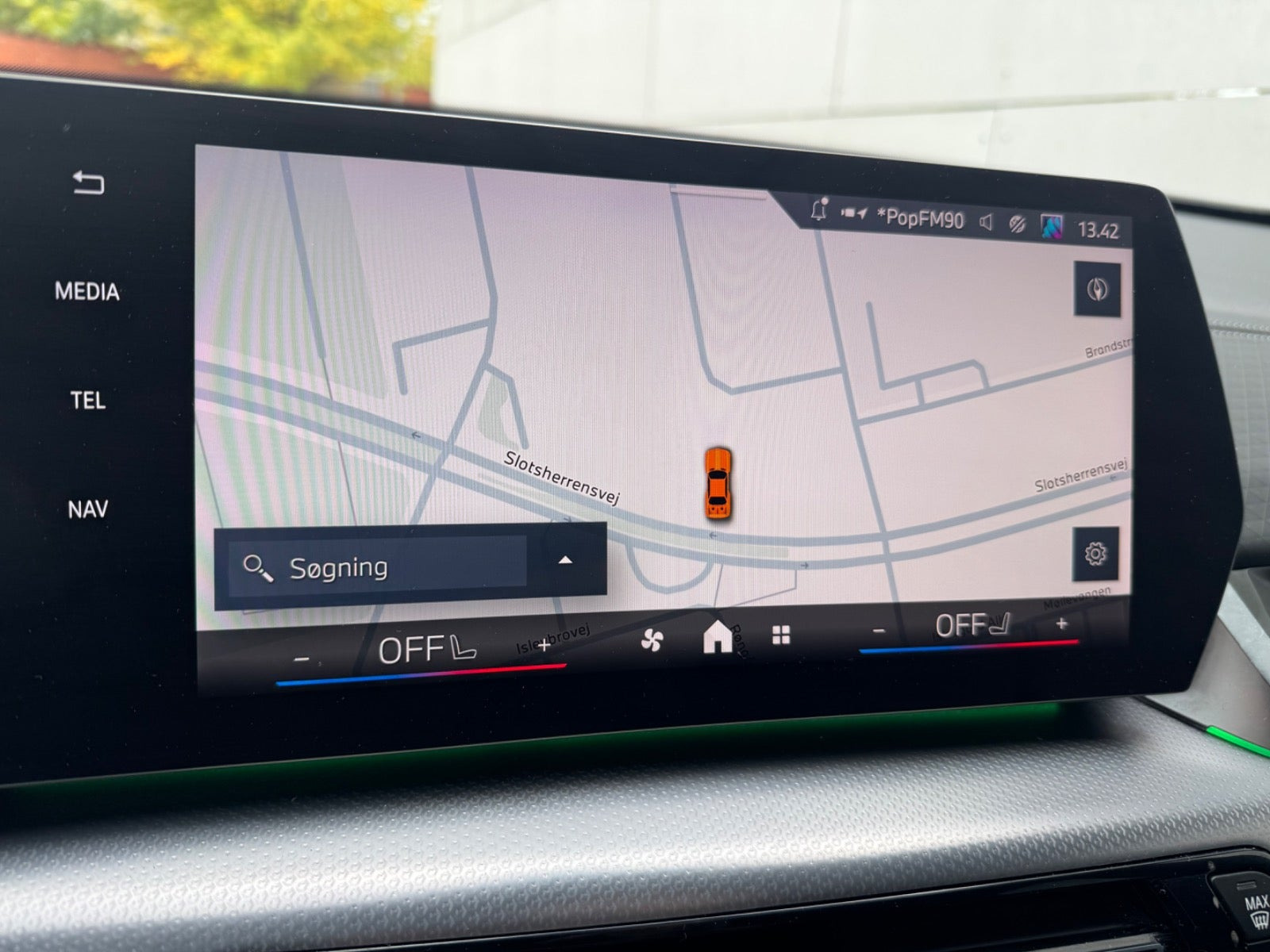 Grå BMW iX2 fra 2025