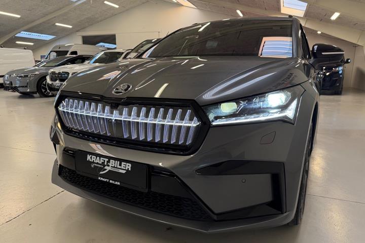 Grå Skoda Enyaq fra 2024