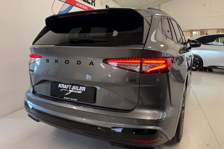 Grå Skoda Enyaq fra 2024
