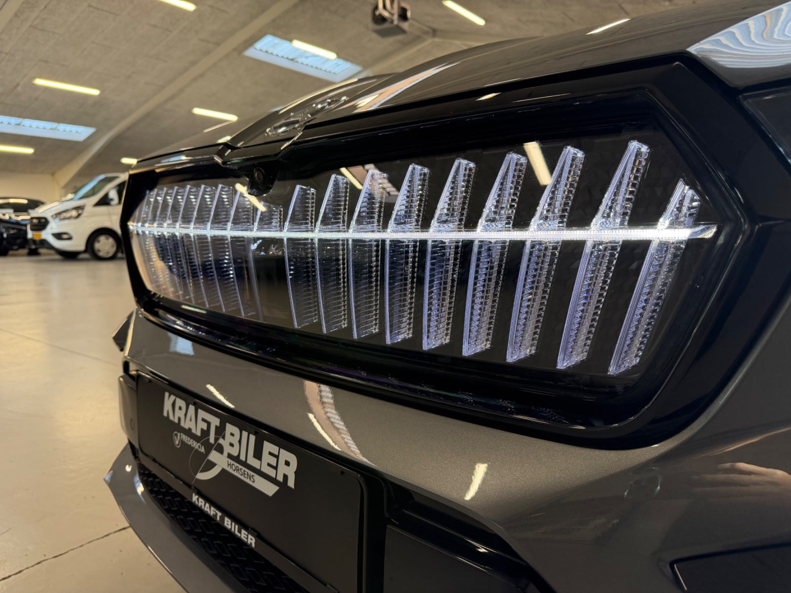 Grå Skoda Enyaq fra 2024
