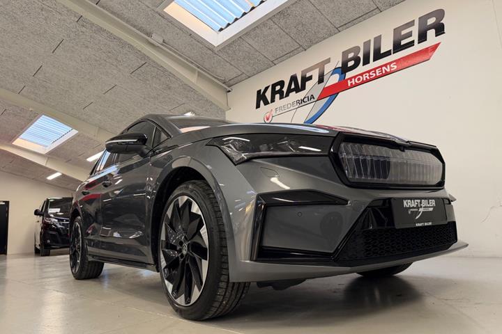 Grå Skoda Enyaq fra 2024