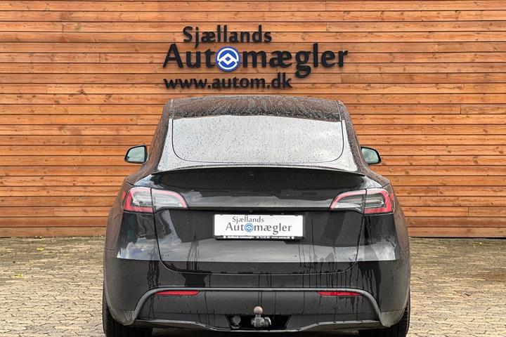 undefined Tesla Model Y fra 2023
