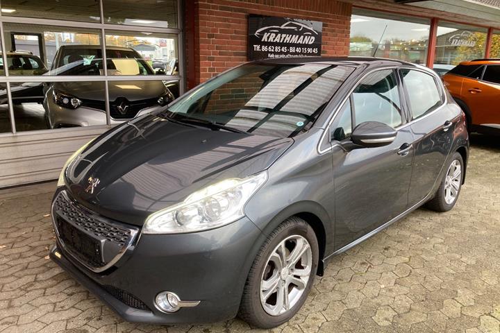 Grå Peugeot 208 fra 2012