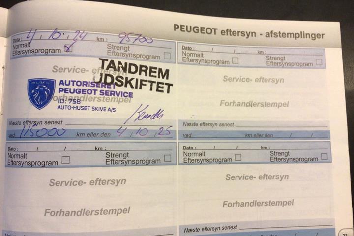 Grå Peugeot 208 fra 2012