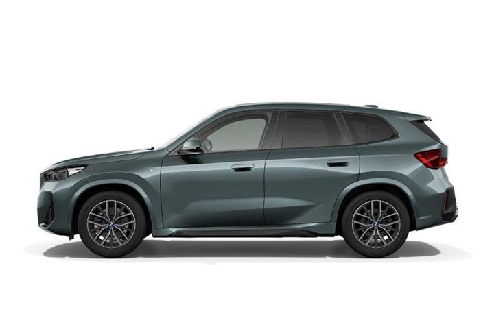 Grøn BMW iX1 fra 2024