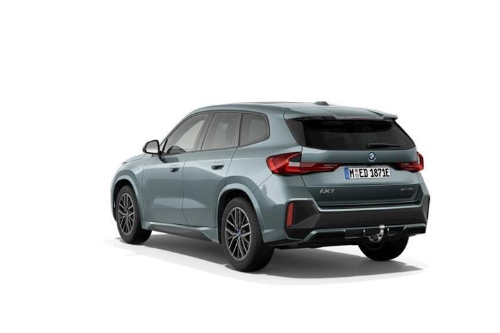 Grøn BMW iX1 fra 2024