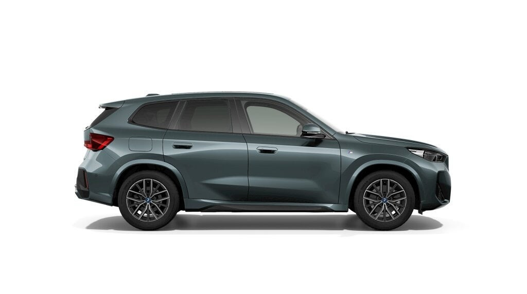 Grøn BMW iX1 fra 2024