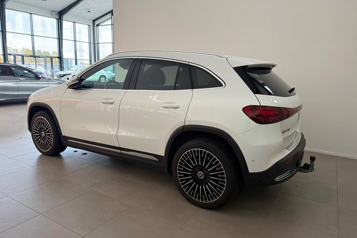 Hvid Mercedes EQA300 fra 2025