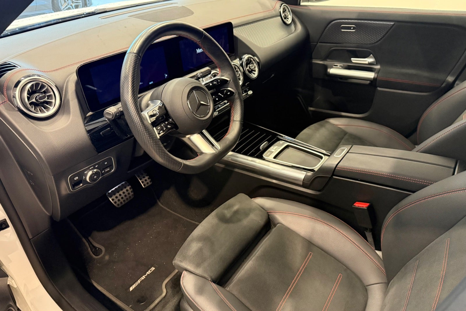 Hvid Mercedes EQA250+ fra 2026