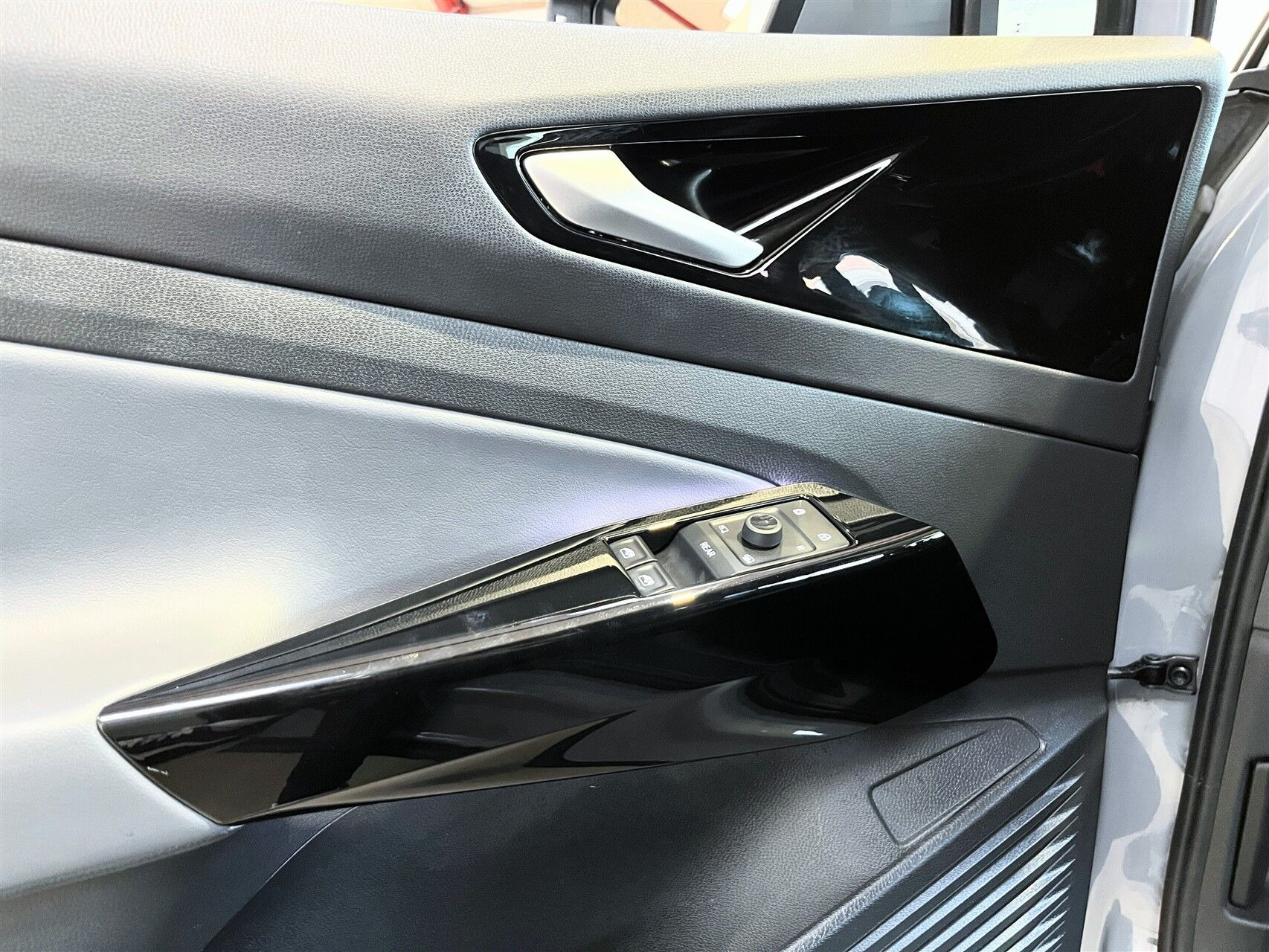 Grå VW ID.4 fra 2023