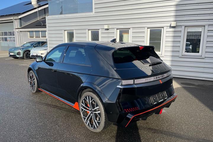 Sort Hyundai Ioniq 5 N fra 2025