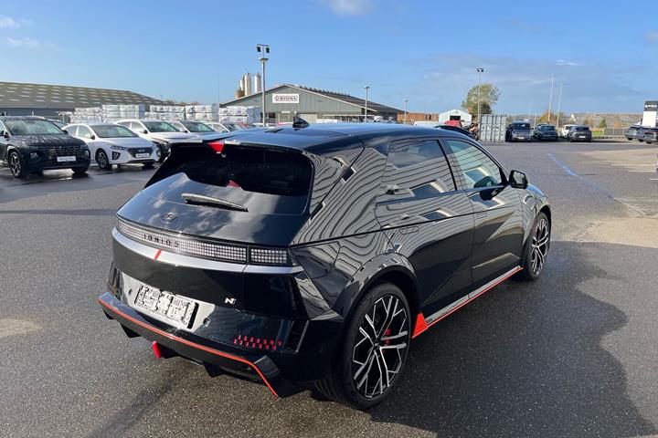 Sort Hyundai Ioniq 5 N fra 2025