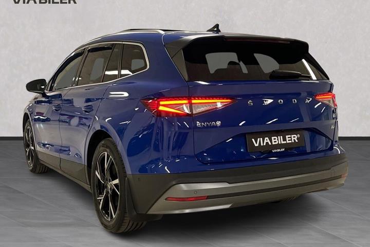 Blå Skoda Enyaq fra 2022