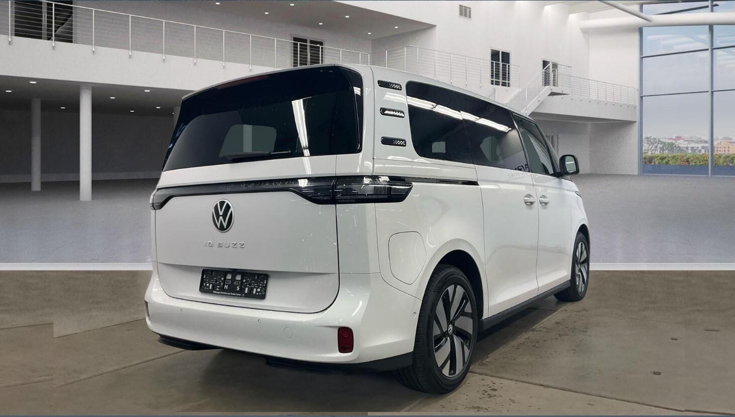 Hvid VW ID.Buzz fra 2024