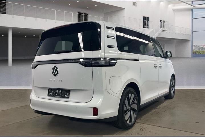 Hvid VW ID.Buzz fra 2024