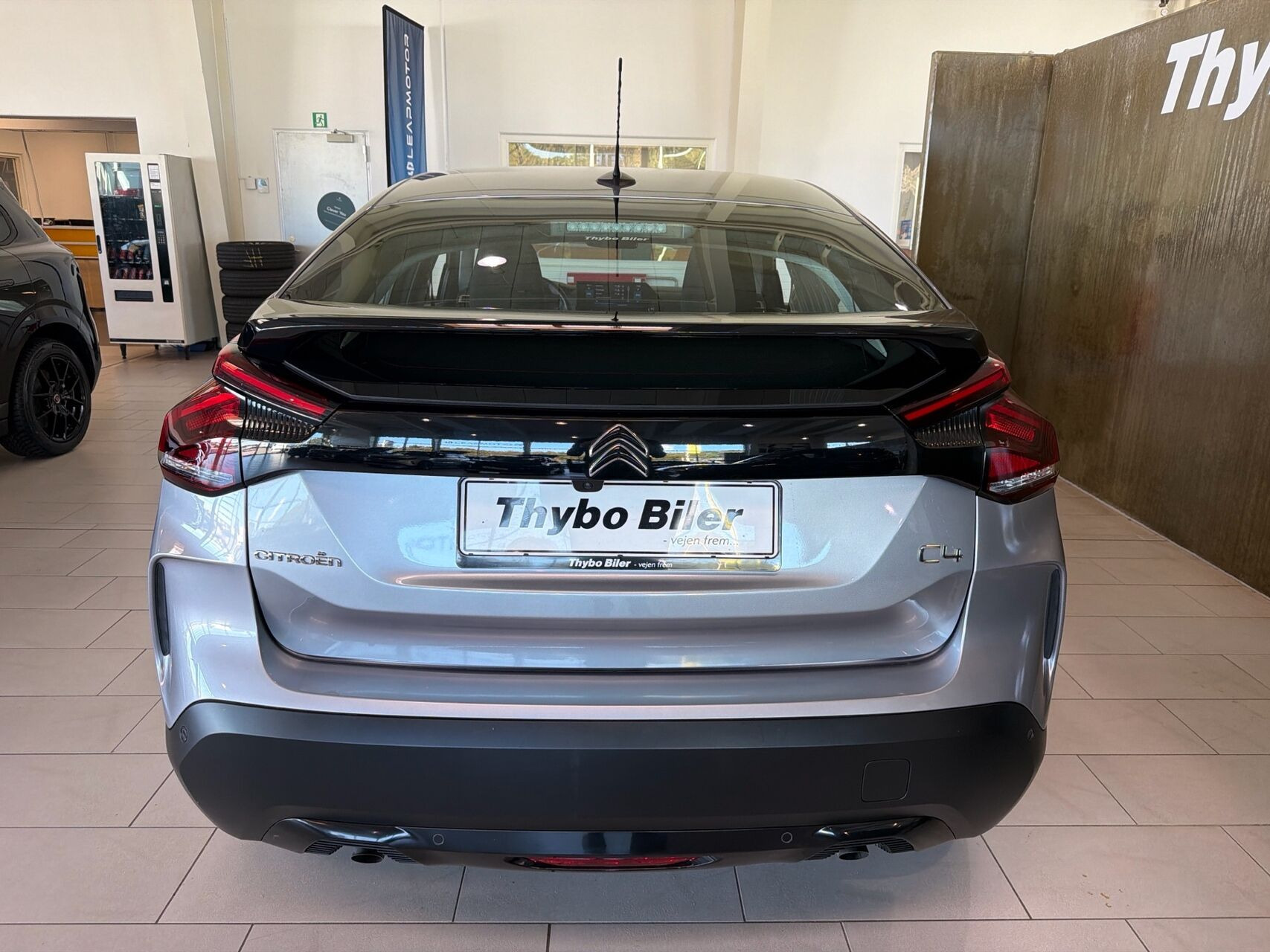 Grå Citroën C4 fra 2022