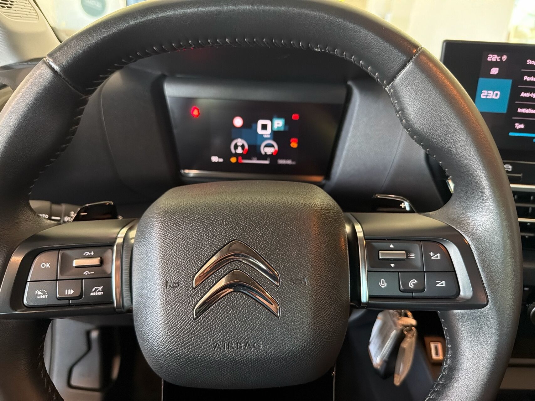 Grå Citroën C4 fra 2022