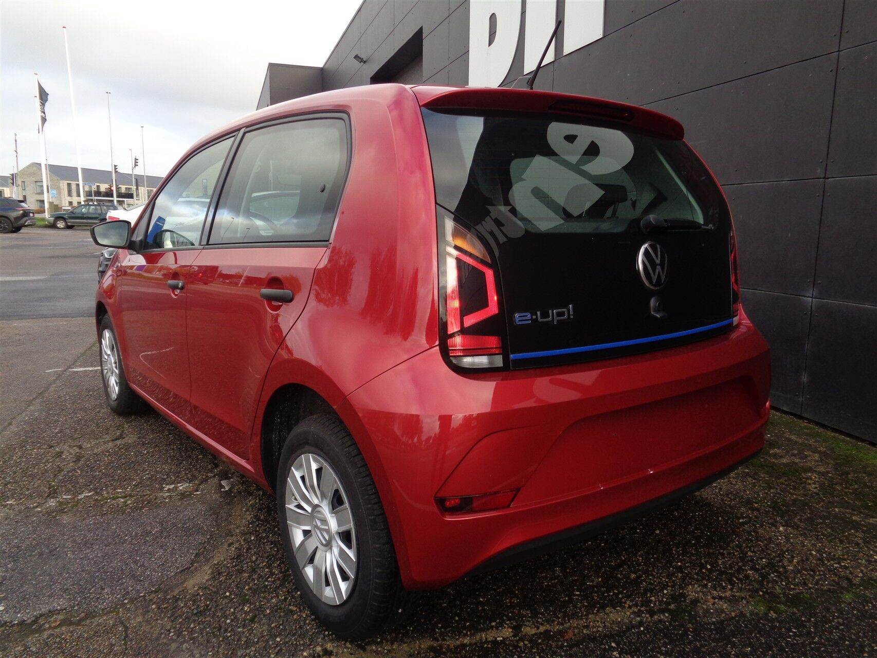Rød VW E-UP! fra 2023