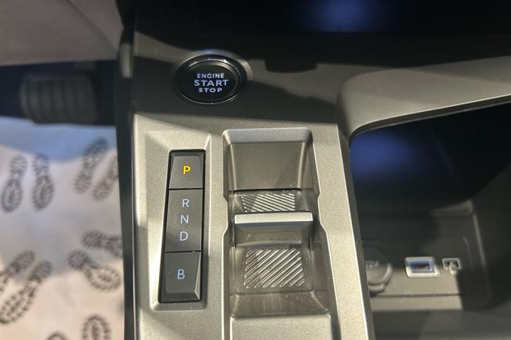 Hvid Peugeot 308 fra 2023