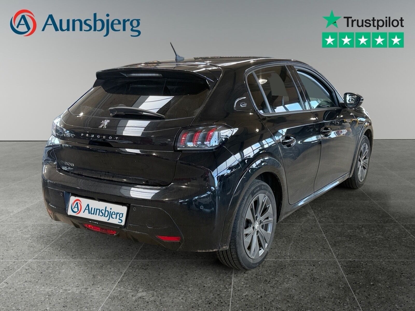 Sort Peugeot e-208 fra 2021