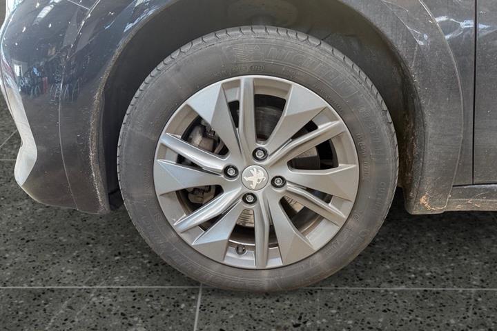 Sort Peugeot e-208 fra 2021
